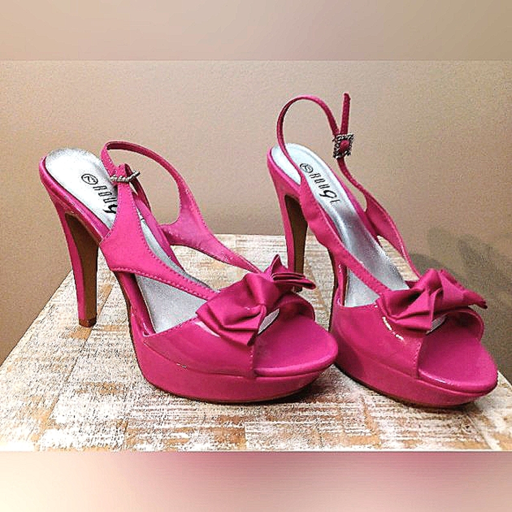 Size 7 1/2 ROUGE PRETTY IN PINK HIGH HEELS.👠